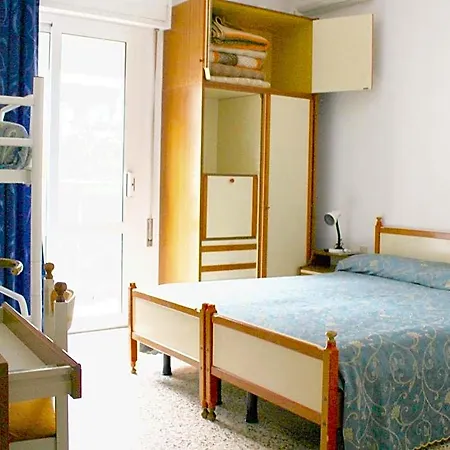 Laguna Hotel 2*