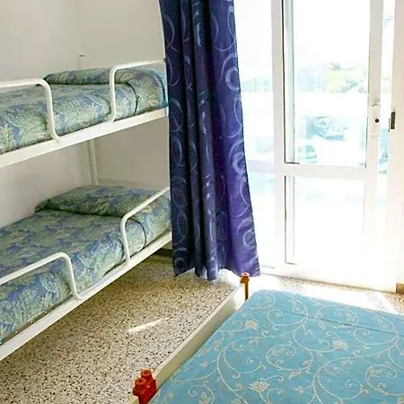 Laguna Hotel 2*