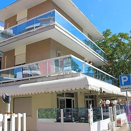 Laguna Hotel 2*