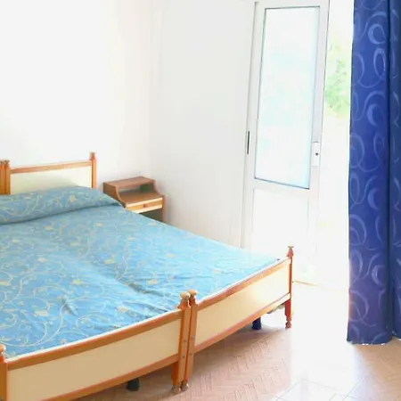 Отель Laguna 2*