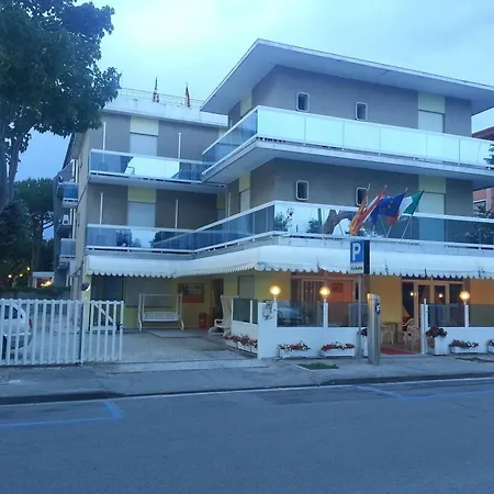 Hotel Laguna 2*